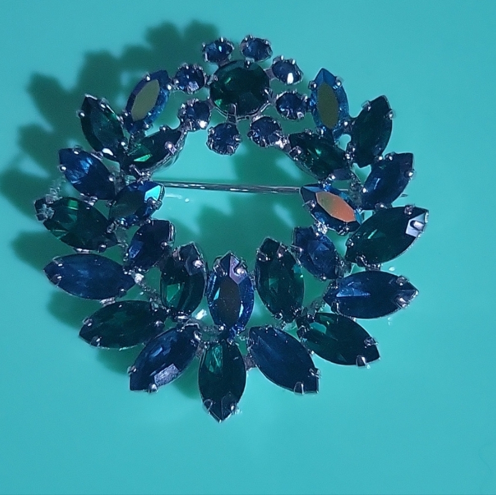 Gorgeous sherman brooch in great condition